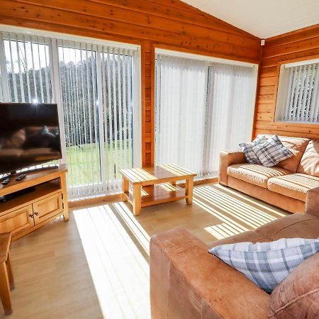 Watersview Lodge Leek Bagian luar foto