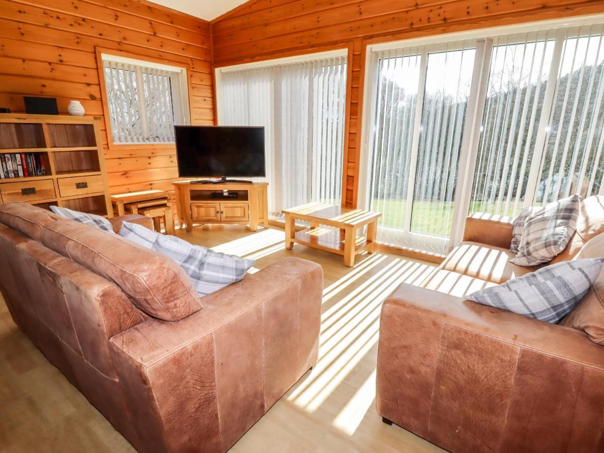 Watersview Lodge Leek Bagian luar foto