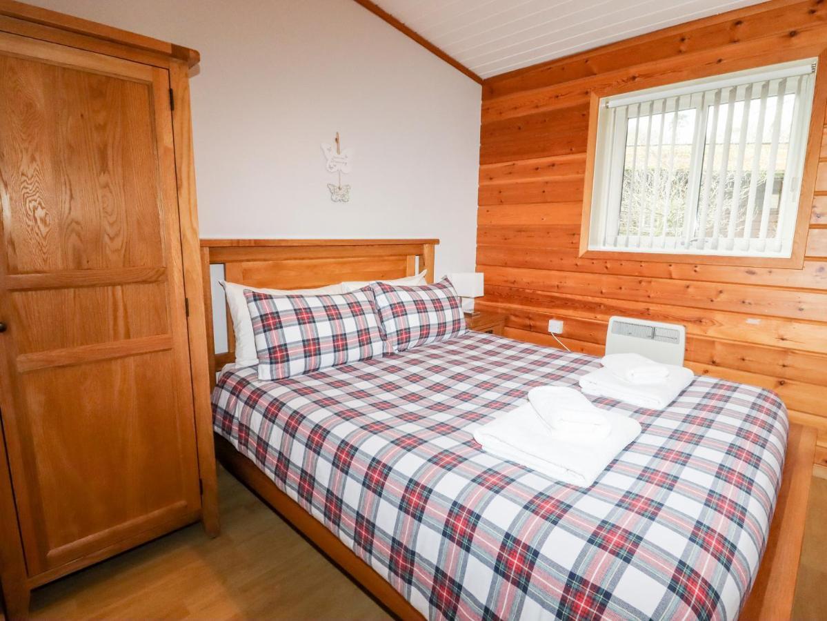 Watersview Lodge Leek Bagian luar foto