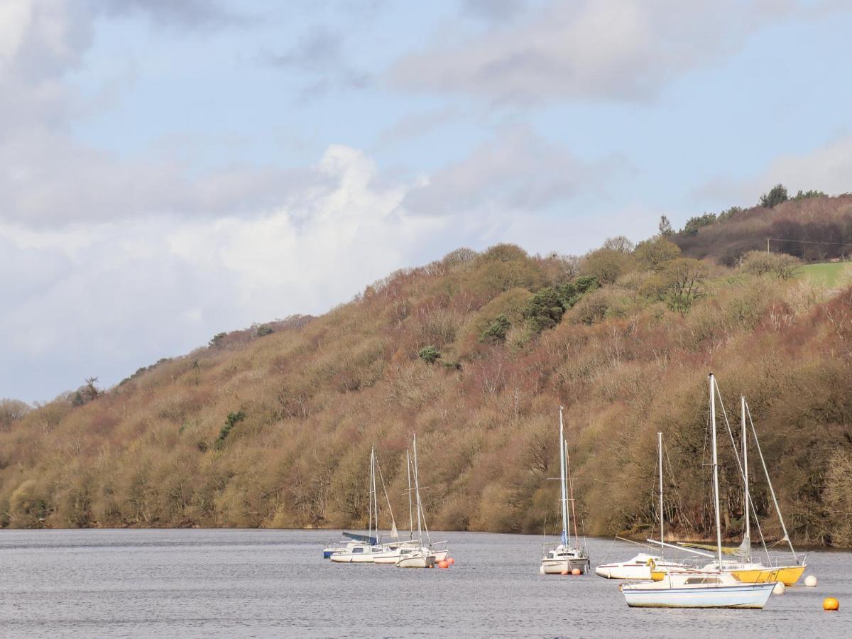Watersview Lodge Leek Bagian luar foto