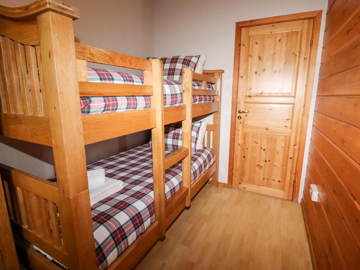 Watersview Lodge Leek Bagian luar foto