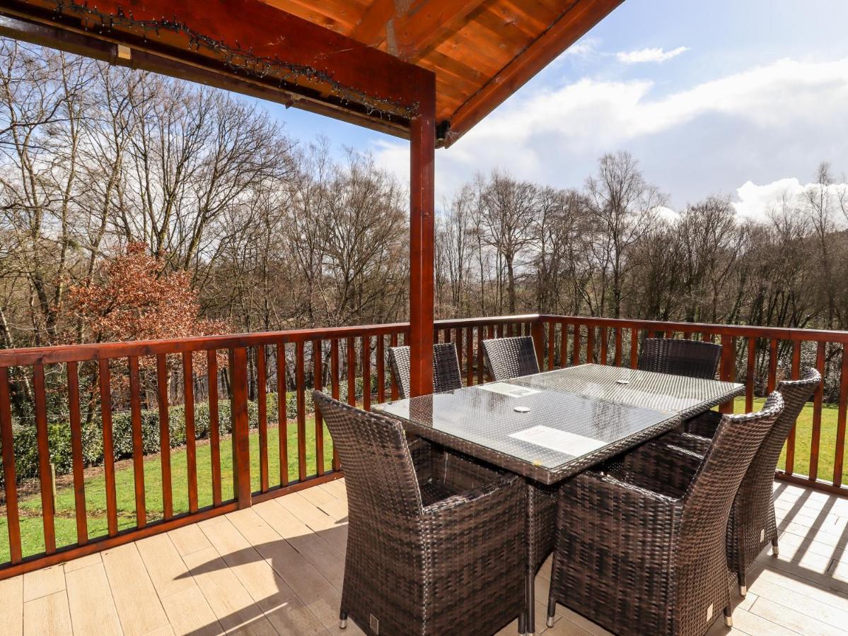 Watersview Lodge Leek Bagian luar foto