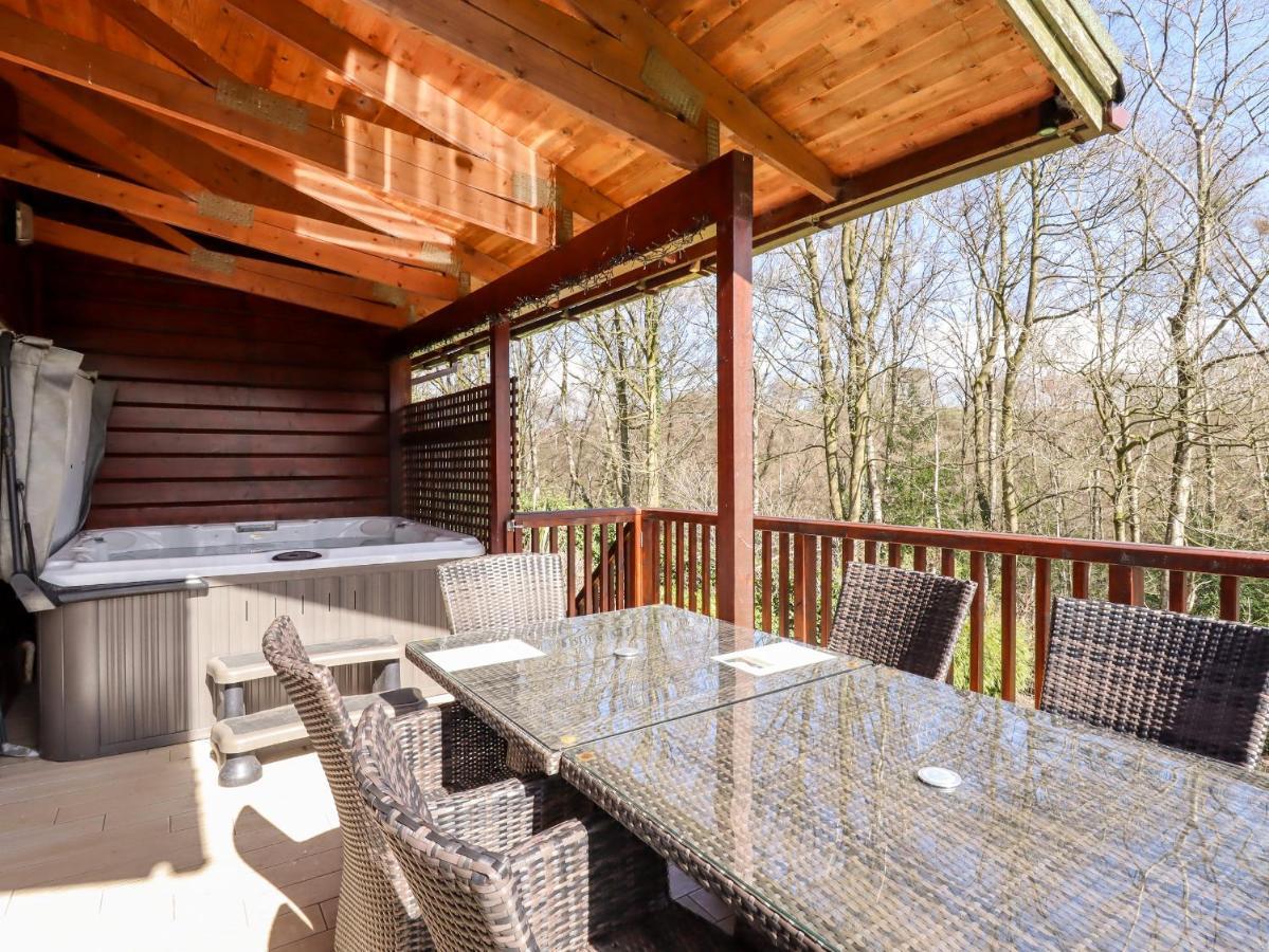 Watersview Lodge Leek Bagian luar foto