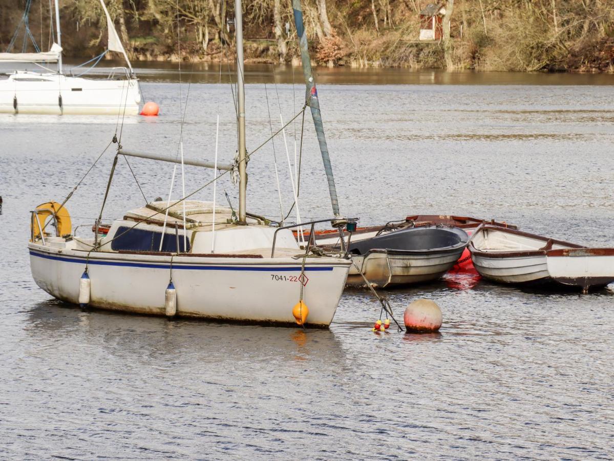 Watersview Lodge Leek Bagian luar foto